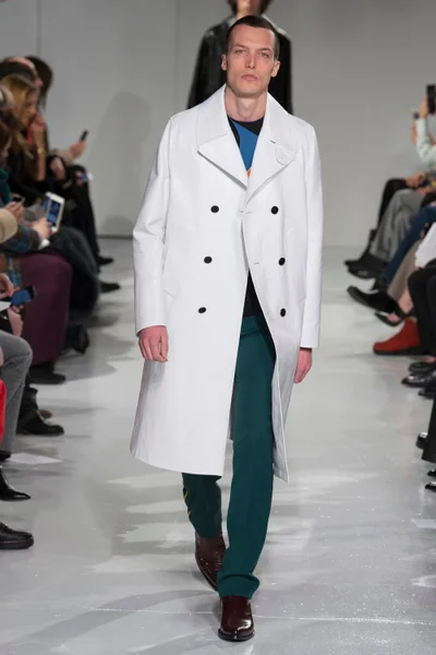 Look 63